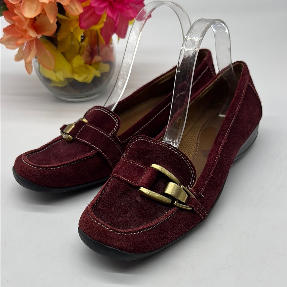 Naturalizer Red Suede Flat Loafers with Elegant Buckle Detail Size 10 MCL7377